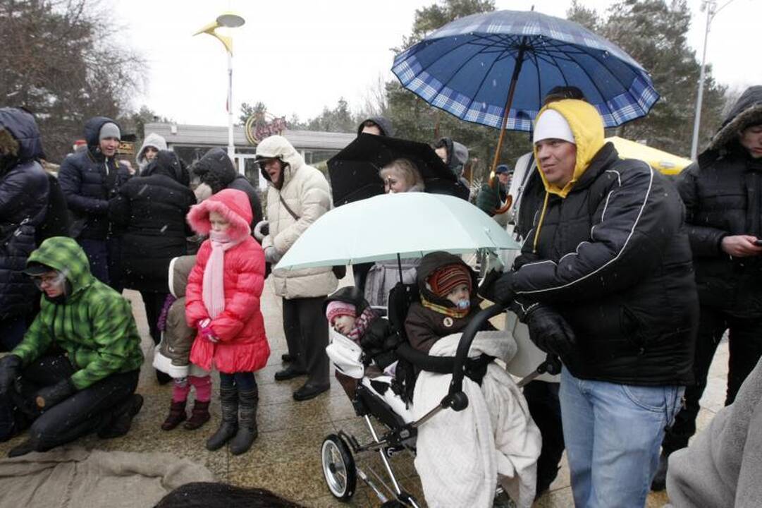 Velykų linksmybėms Palangoje sutrukdė sniegas 