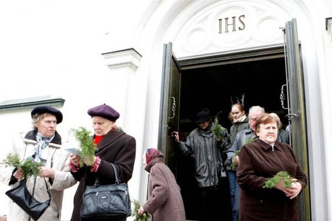 Verbų sekmadienį – į bažnyčią