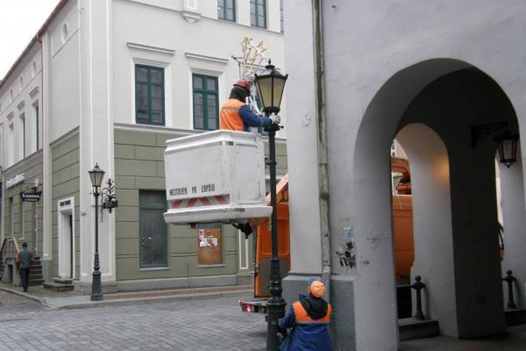 Pradėta puošti Tiltų gatvė