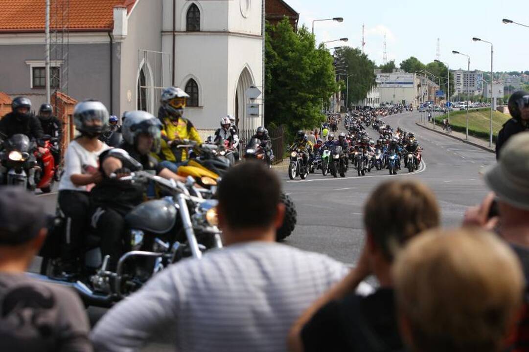 Kauno gatvių asfaltą drebina baikeriai  