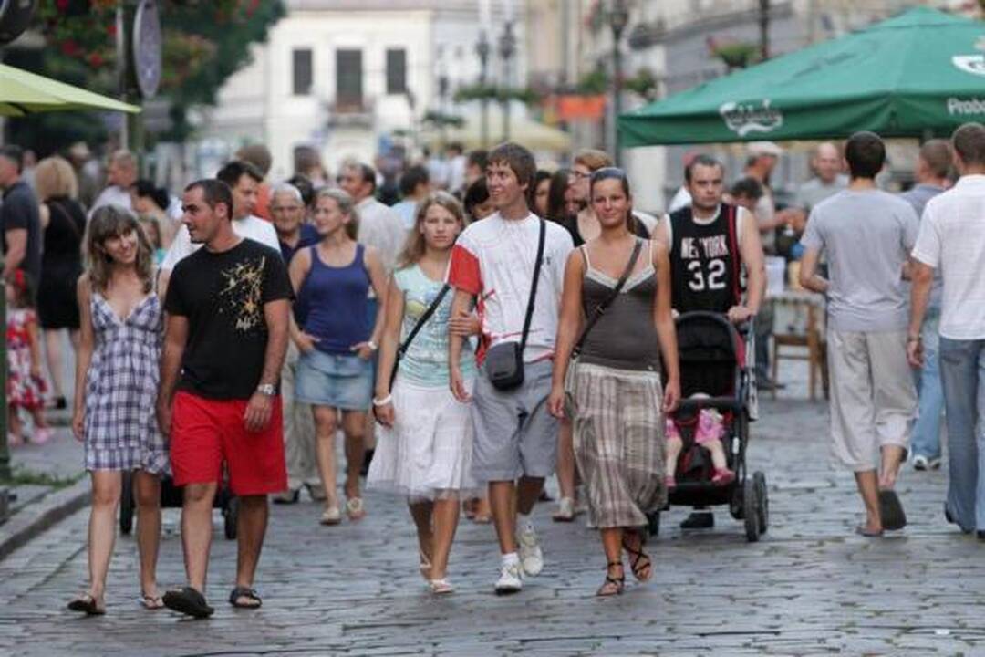 Senamiesčio šventėje – fotoaparatų blyksniai