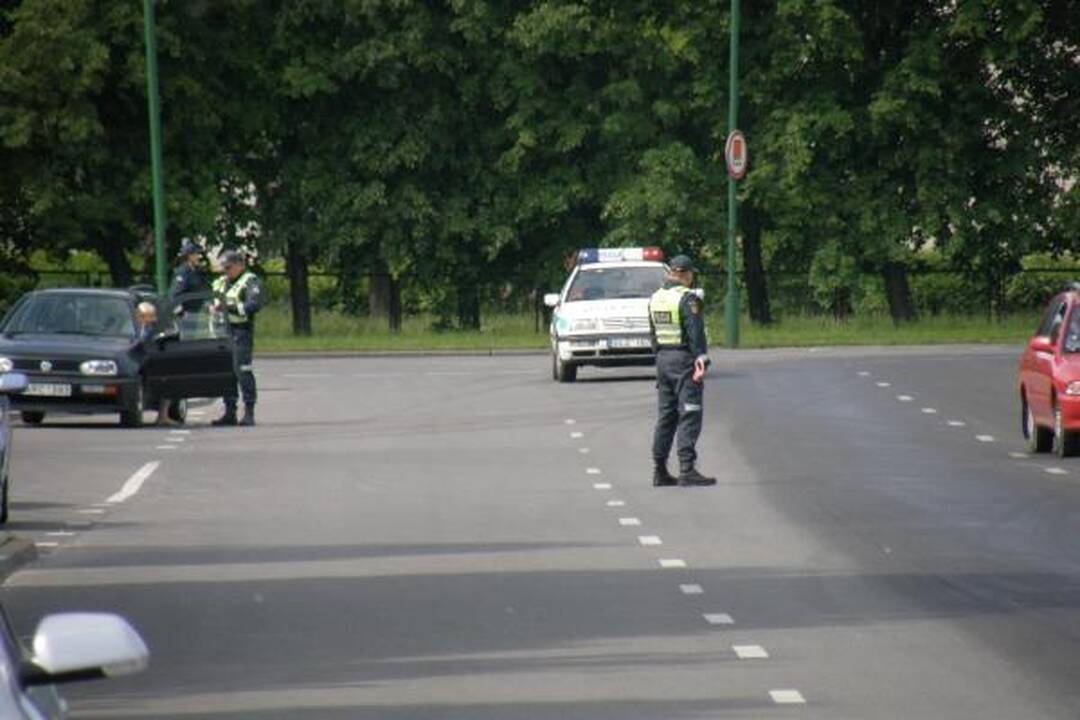 Traktorius užteršė Klaipėdos gatves
