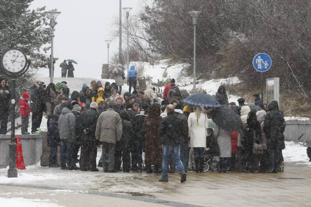 Velykų linksmybėms Palangoje sutrukdė sniegas 