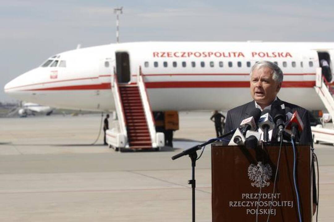 Lenkijos vadovo palaikai pargabenti į Varšuvą