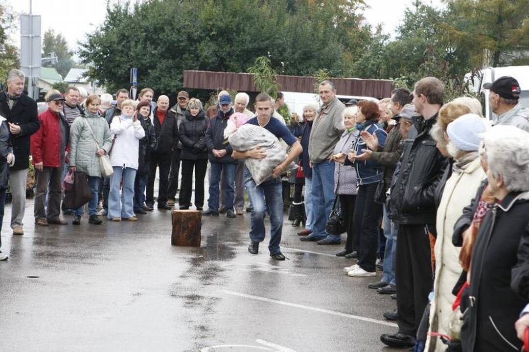 Į Palangos turgaus šventę savaitgalį viliojo atrakcijos