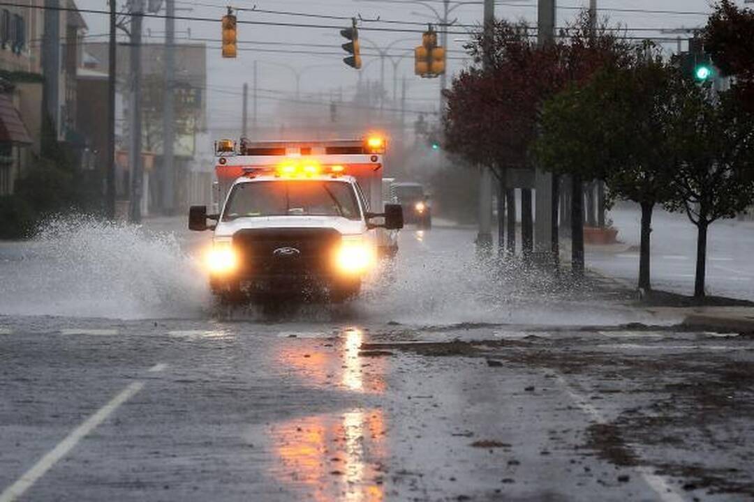 Uraganas Sandy smogė Atlantik Sičiui, eilėje - Niujorkas