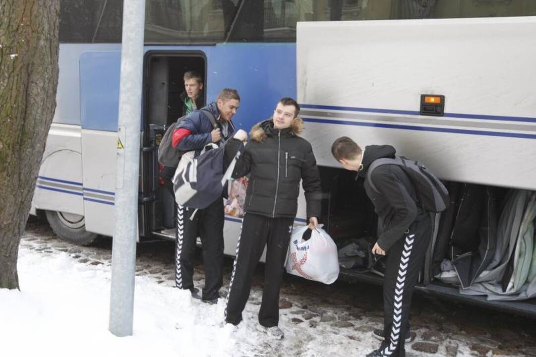 Vos grįžę „Žuvėdros“ šokėjai vėl kibs į darbus