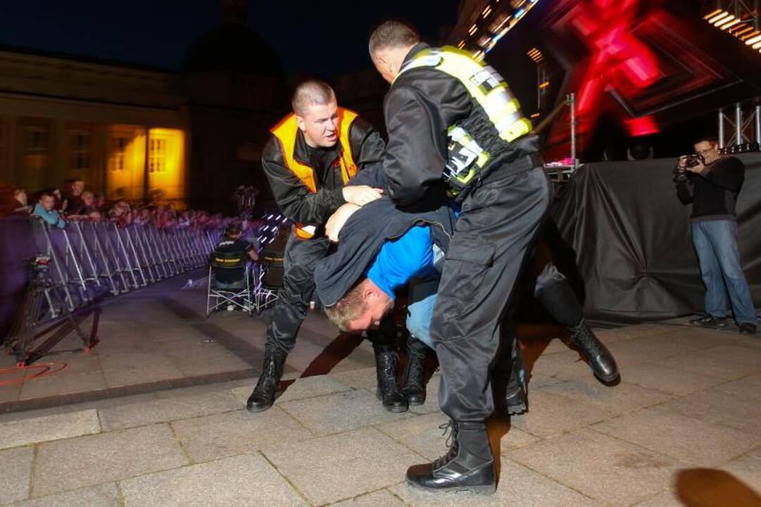 Koncerte prie Katedros neapsieita be incidentų