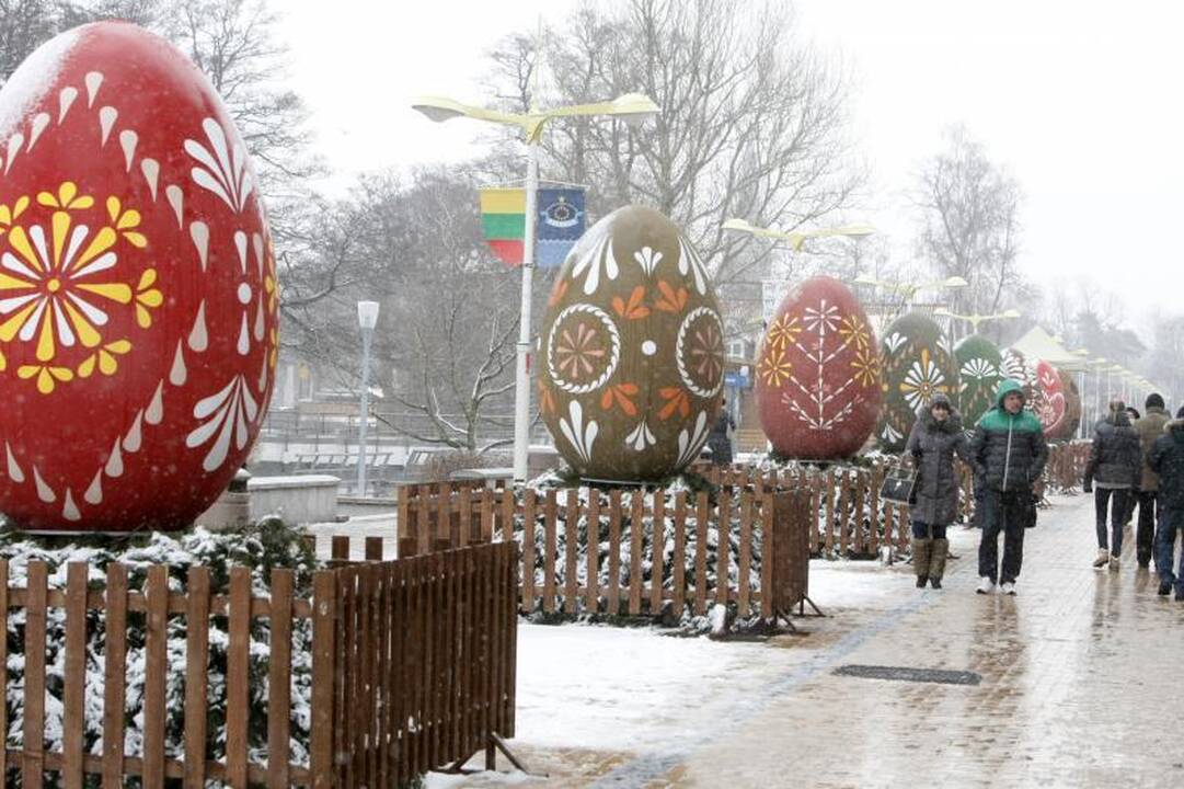 Velykų linksmybėms Palangoje sutrukdė sniegas 
