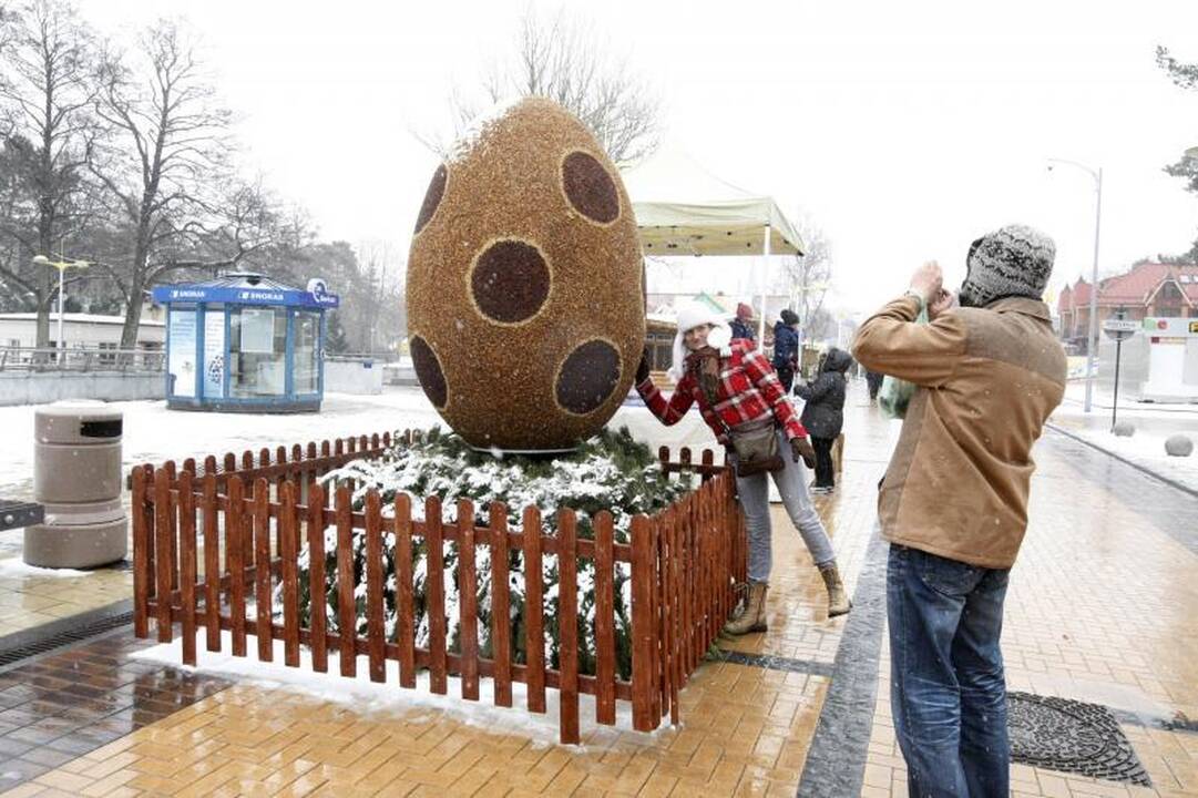 Velykų linksmybėms Palangoje sutrukdė sniegas 