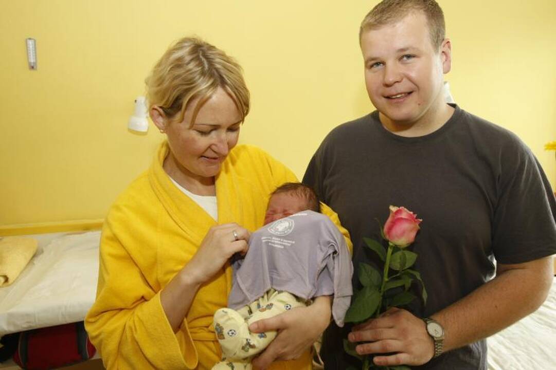 Naujagimiams - prisiminimas apie gimimą Pasaulinę dieną be tabako
