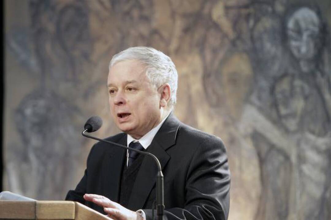 Lenkijos vadovo palaikai pargabenti į Varšuvą