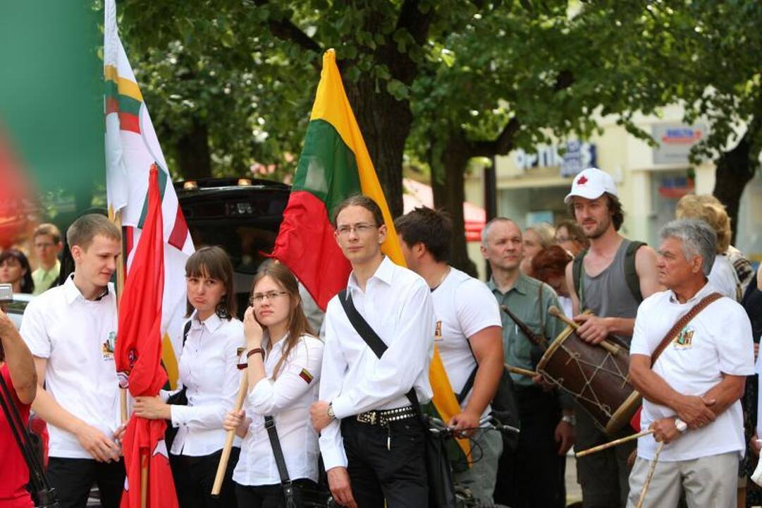 Stiklainio Laisvės alėjoje skandalas: piketuotojai šaukė "Miestą darko" 