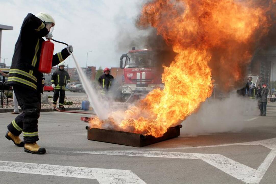 Ugniagesiai šventė kartu su miestiečiais
