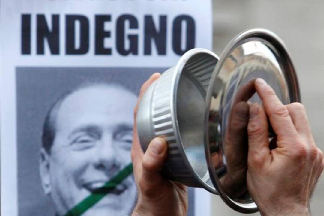Italijos premjeras numojo ranka į masinį moterų protestą