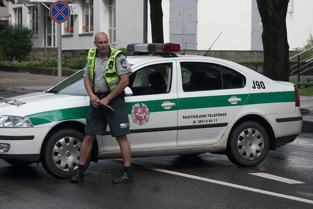 Liūtis užtvindė centrinę Švenčionių gatvę
