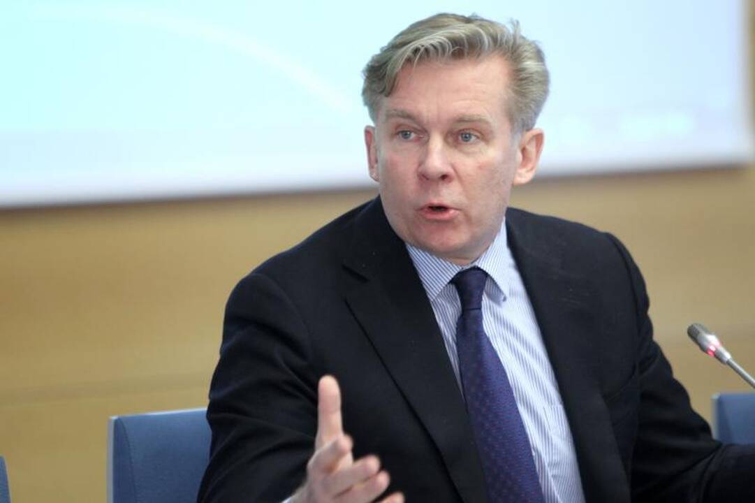 A.Ažubalis su J.McCainu aptarė NATO vadovų susitikimą Čikagoje