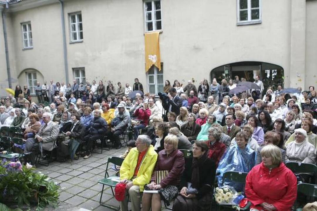 45-asis „Poezijos pavasario“ laureatas - eiliuojantis žurnalistas