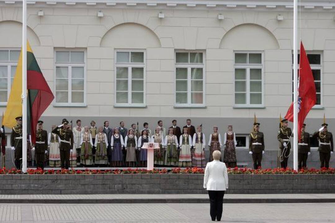 D.Grybauskaitė: Nereikia aukotis dėl valstybės - reikia ją mylėti ir kurti