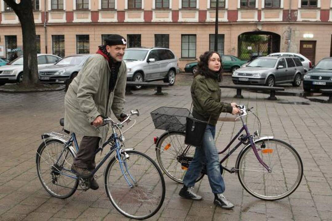 Joninių laužus Kaune gesino lietus