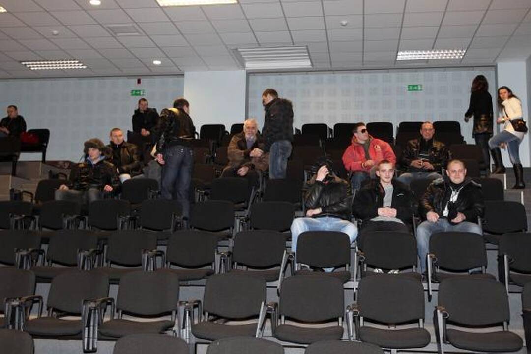 Riaušių prie Seimo dalyviai atsipirko lygtinėmis bausmėmis