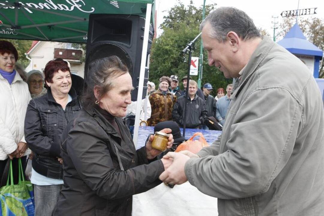Į Palangos turgaus šventę savaitgalį viliojo atrakcijos