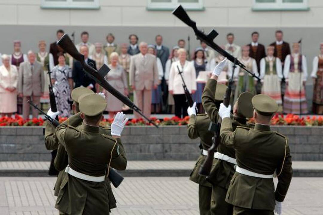 D.Grybauskaitė: Nereikia aukotis dėl valstybės - reikia ją mylėti ir kurti