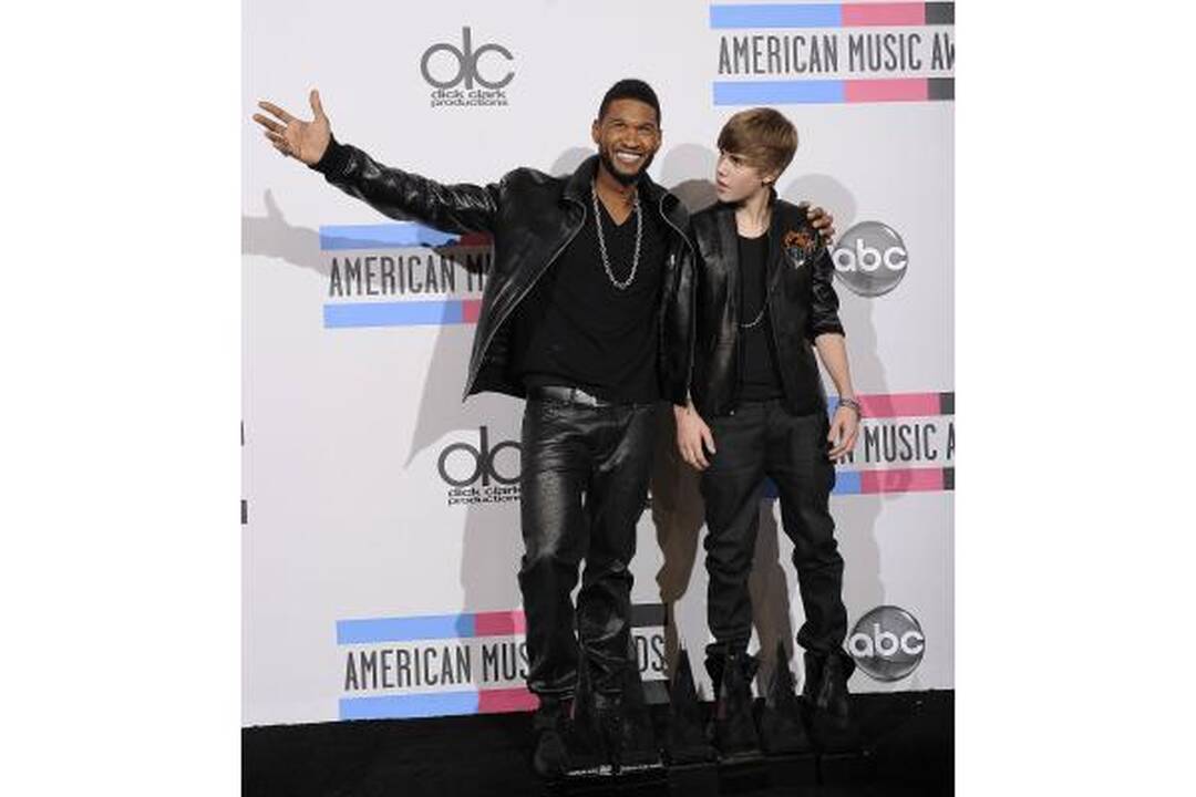 Amerikos muzikinių apdovanojimų ceremonijoje triumfavo J.Bieberis