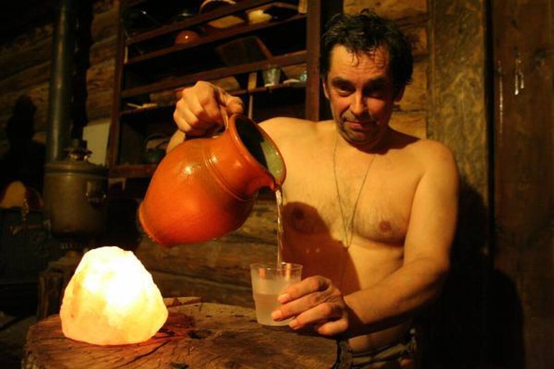 Atgyjant vandeniui kauniečiai maudėsi eketėje