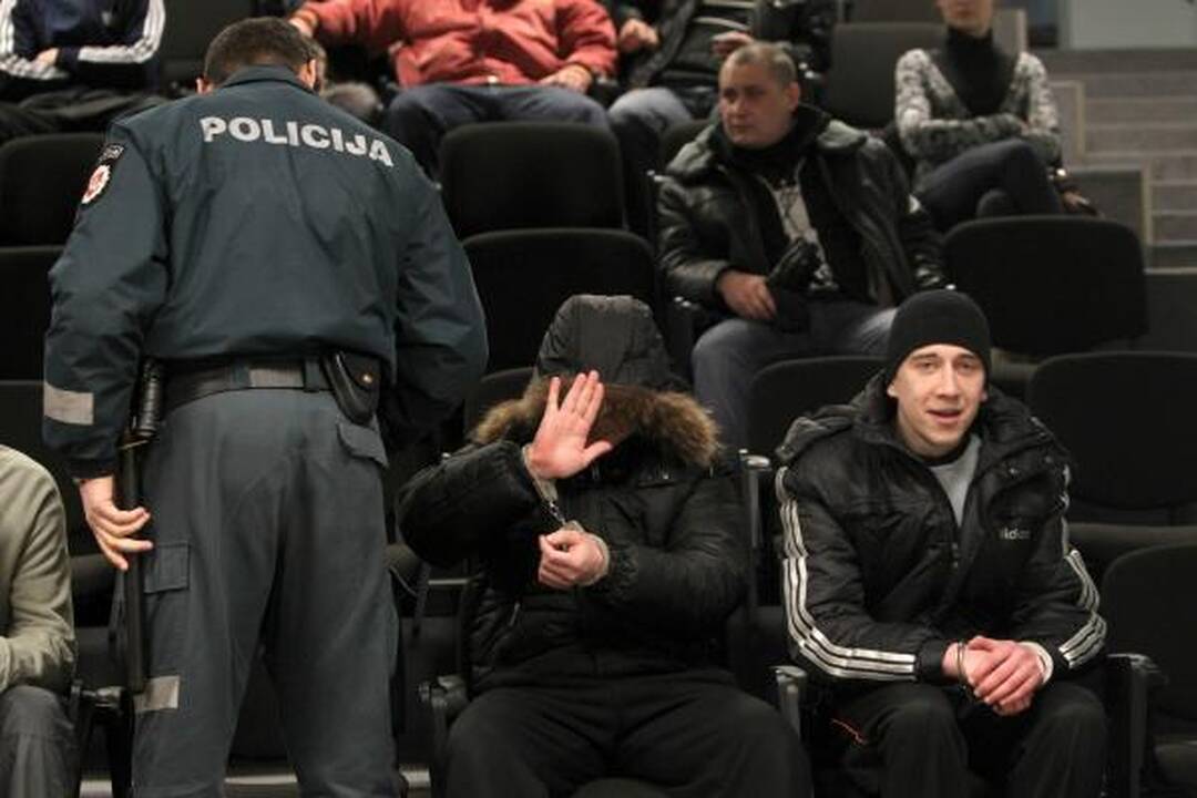 Riaušių prie Seimo dalyviai atsipirko lygtinėmis bausmėmis