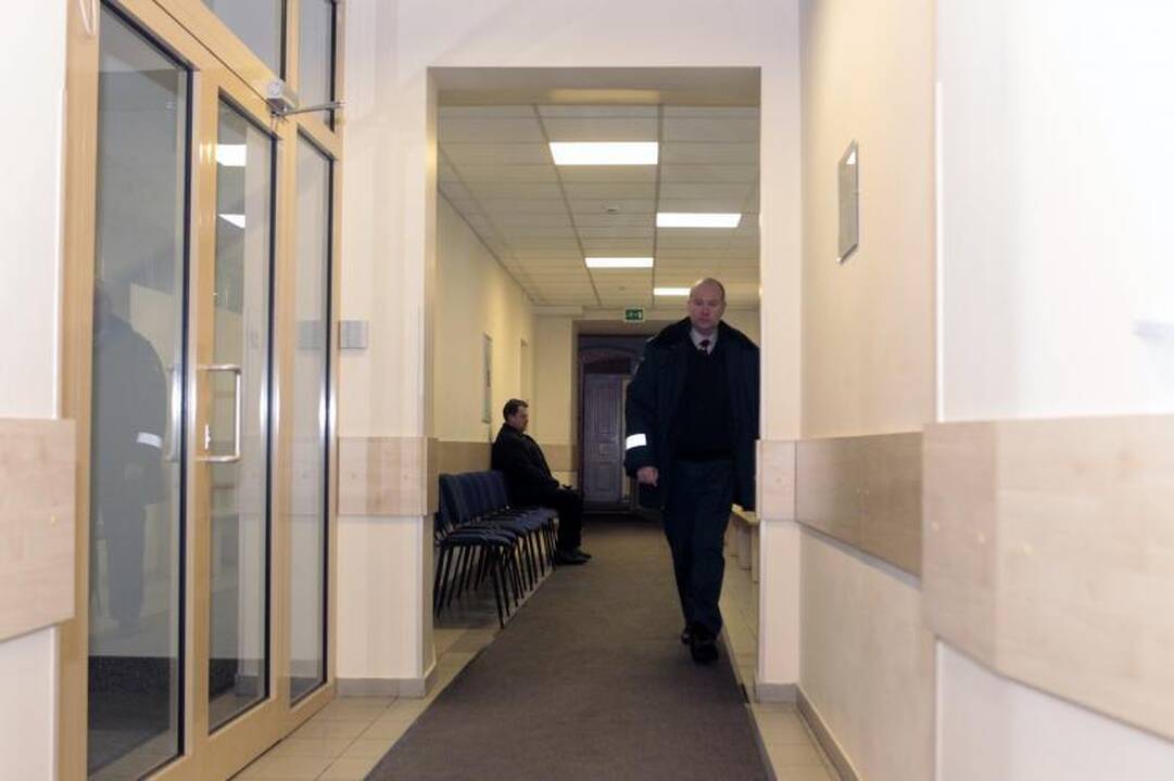 Šalčininkų rajono savivaldybė įpareigota pašalinti dvikalbius užrašus 