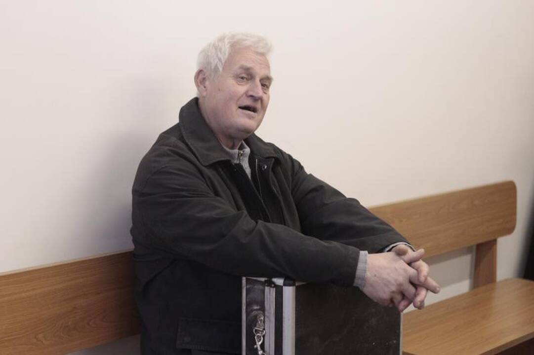 Šalčininkų rajono savivaldybė įpareigota pašalinti dvikalbius užrašus 