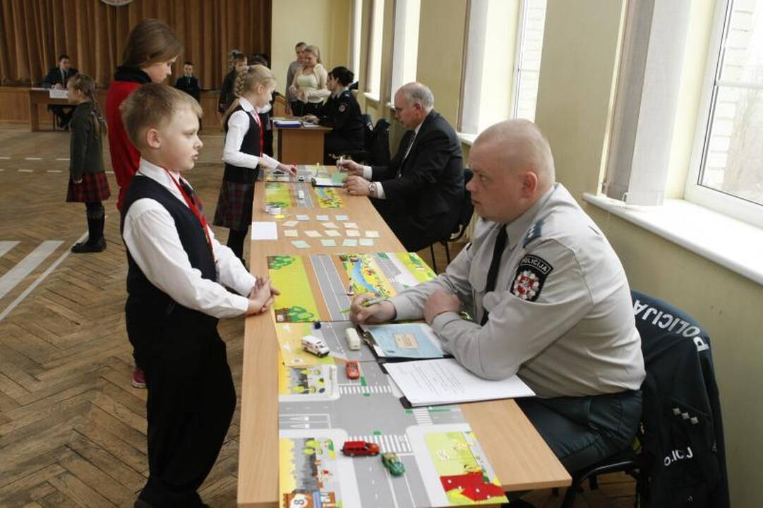 Mažieji klaipėdiečiai varžėsi „Šviesoforo“ konkurse