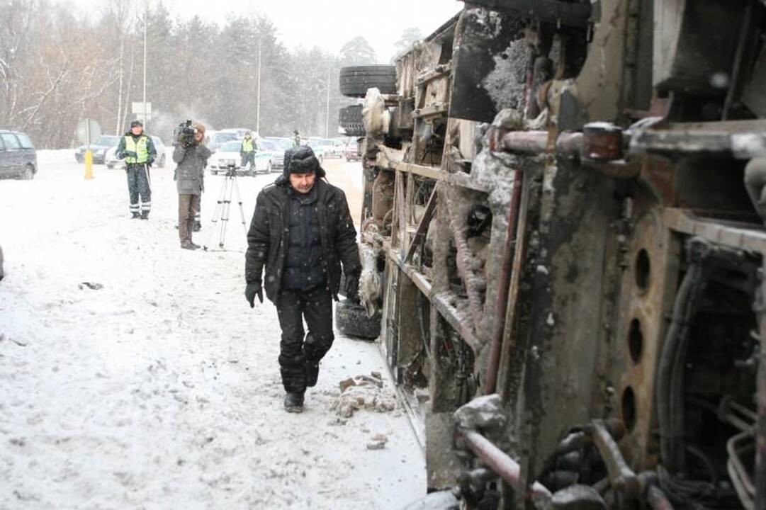 Vilniaus gatvėse dėl plikledžio fiksuotos 43 avarijos (dar papildyta)