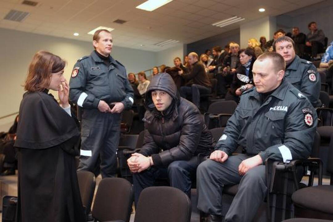 Riaušių prie Seimo dalyviai atsipirko lygtinėmis bausmėmis