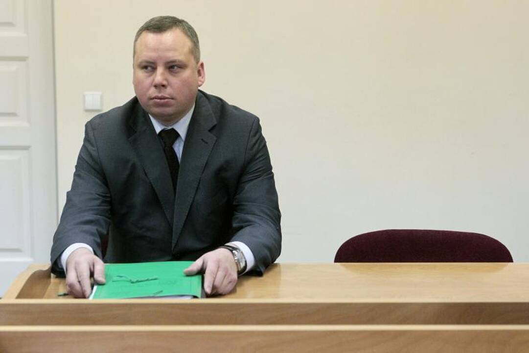 Šalčininkų rajono savivaldybė įpareigota pašalinti dvikalbius užrašus 