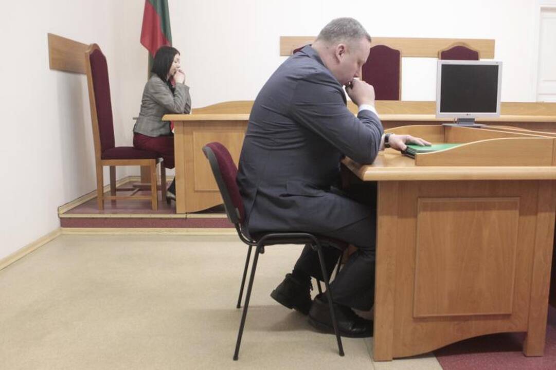 Šalčininkų rajono savivaldybė įpareigota pašalinti dvikalbius užrašus 