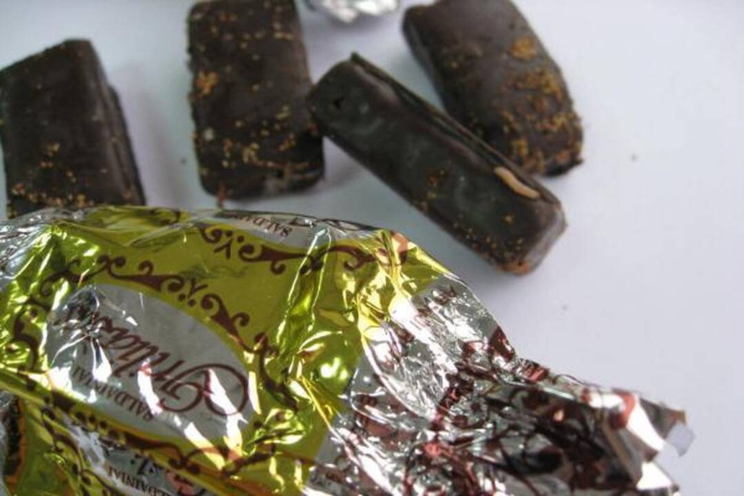 "Maximoje" pirktuose saldainiuose moteris rado kirminų (papildyta)