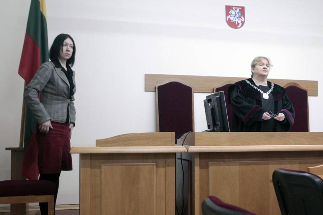 Šalčininkų rajono savivaldybė įpareigota pašalinti dvikalbius užrašus 
