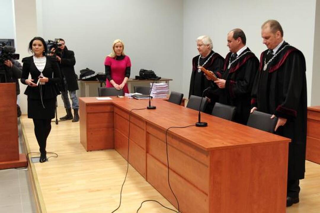 Riaušių prie Seimo dalyviai atsipirko lygtinėmis bausmėmis