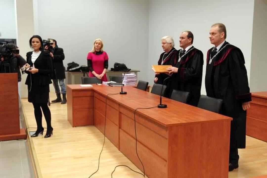 Riaušių prie Seimo dalyviai atsipirko lygtinėmis bausmėmis