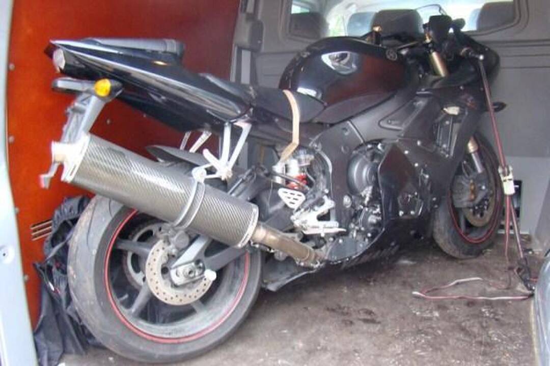 Islandas vogta mašina gabeno vogtą motociklą