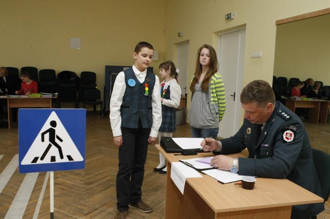 Mažieji klaipėdiečiai varžėsi „Šviesoforo“ konkurse