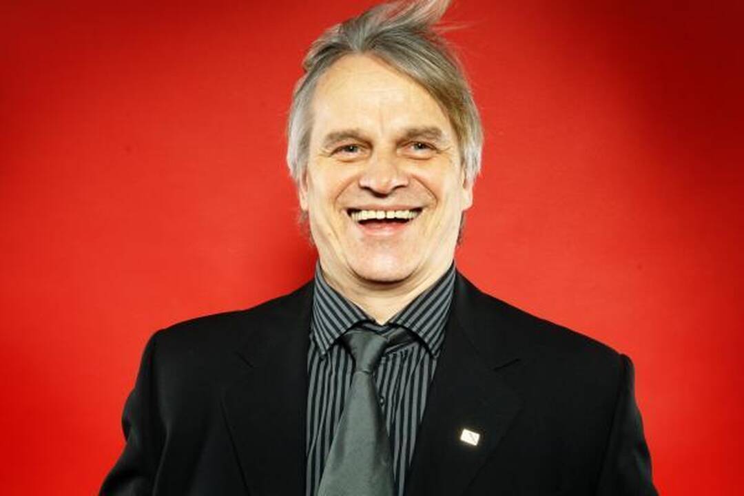 Komedijos  „Tėtis“ premjera − Motinos dieną 