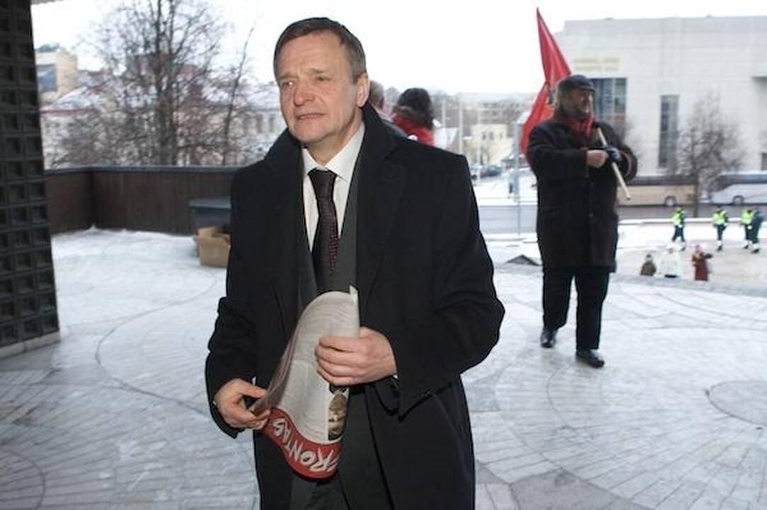 A. Paleckis vasario 16-ąją naudoja reklamai (atnaujinta)
