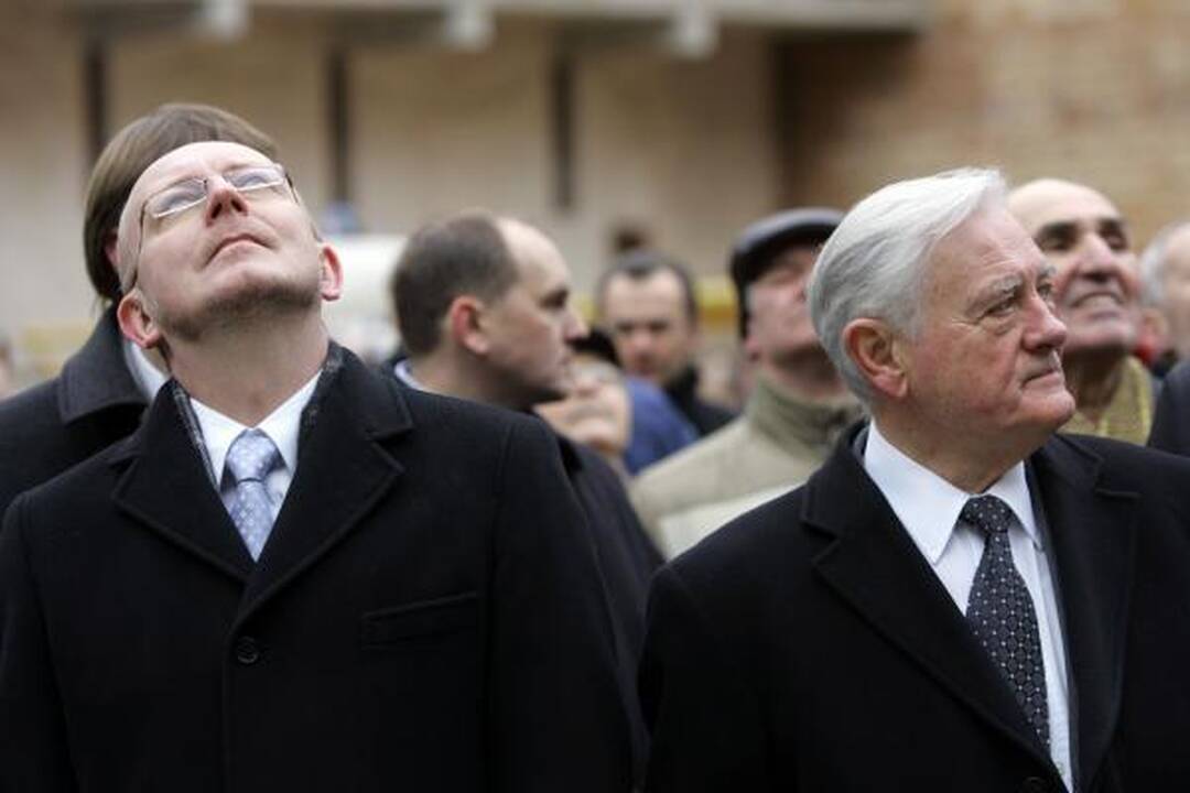 Valdovų rūmai papuošti vėtrunge