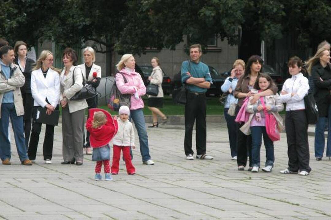 Dviračių akrobatės nudžiugino kauniečius