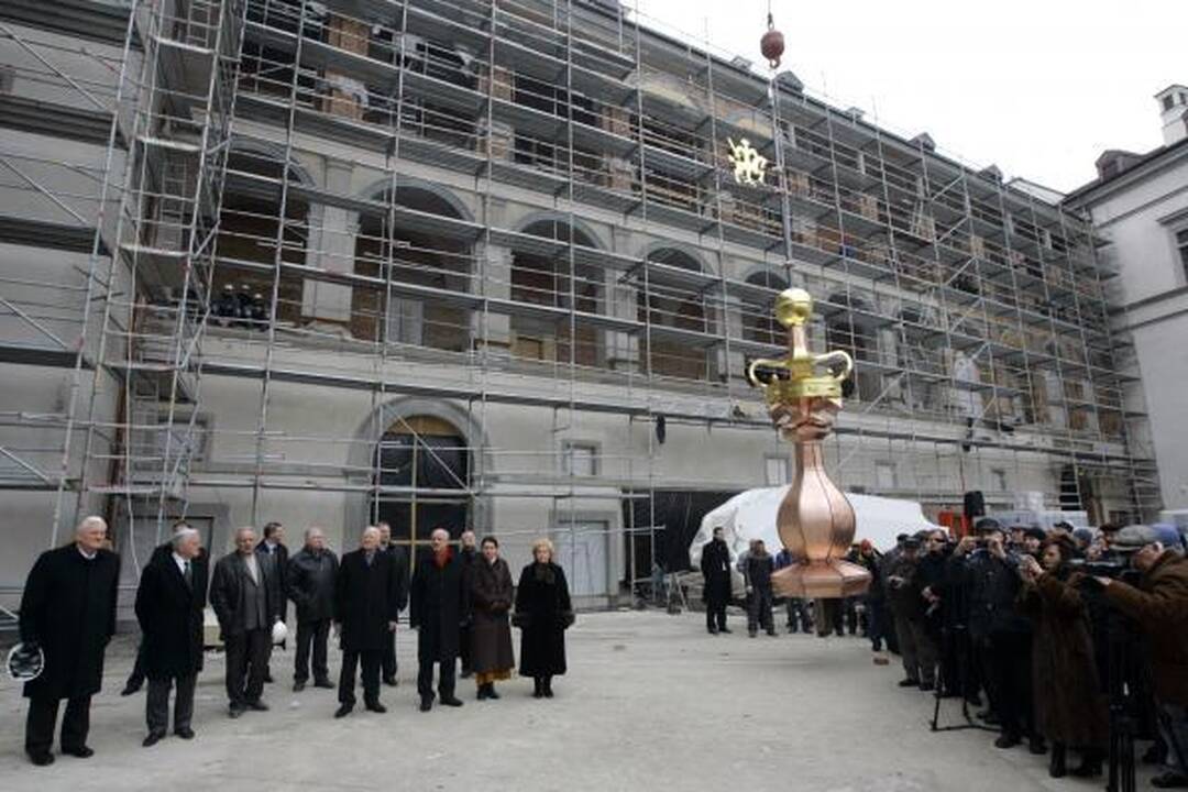Valdovų rūmai papuošti vėtrunge