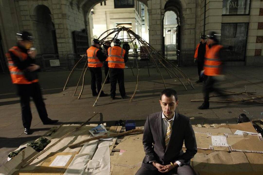 Londone baigta ardyti antikapitalistinio „Occupy“ judėjimo stovykla