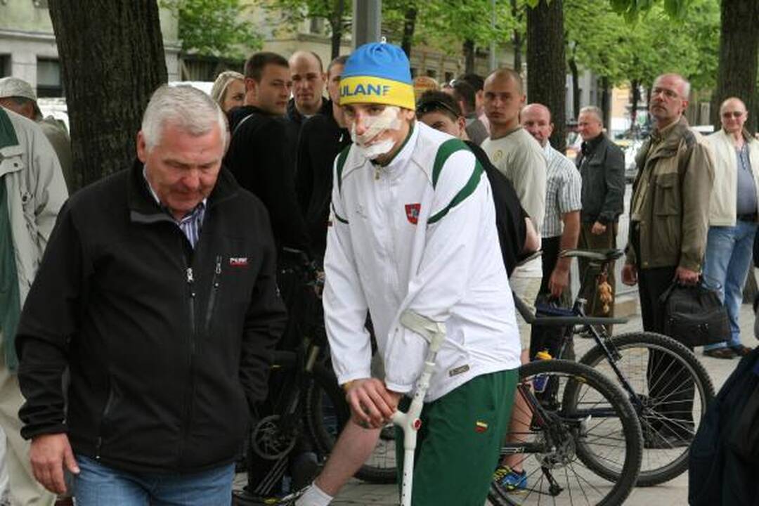„Auksinėse kopose“ – lietuvių triumfas